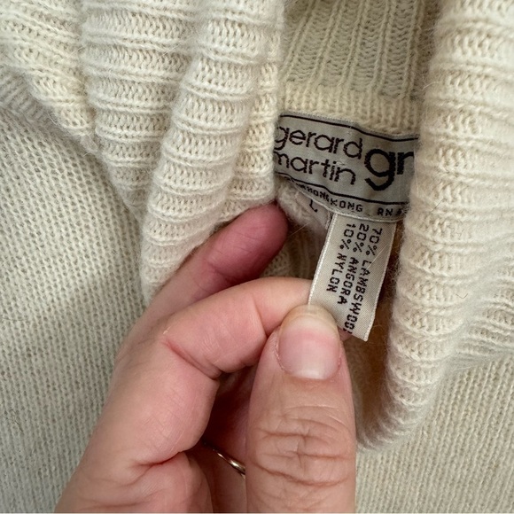 Vintage cream turtleneck wool sweater - Picture 4 of 5